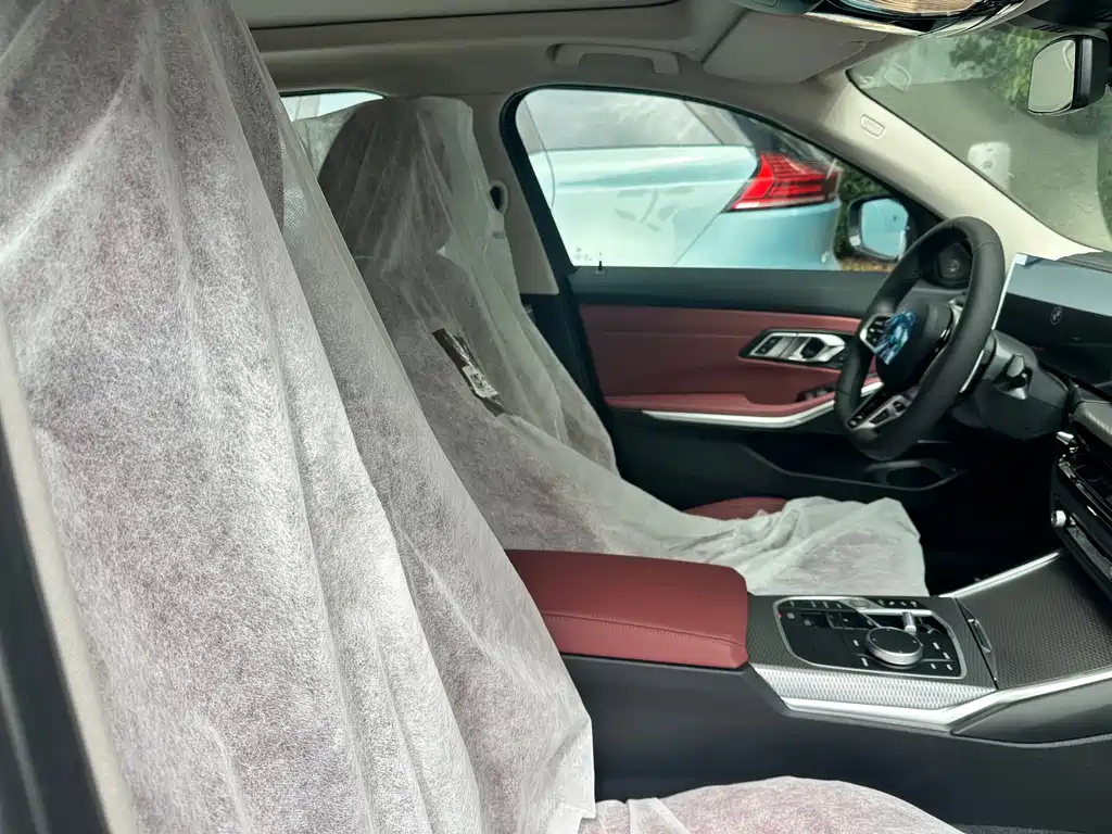 BMW 3 Series — миниатюра 7