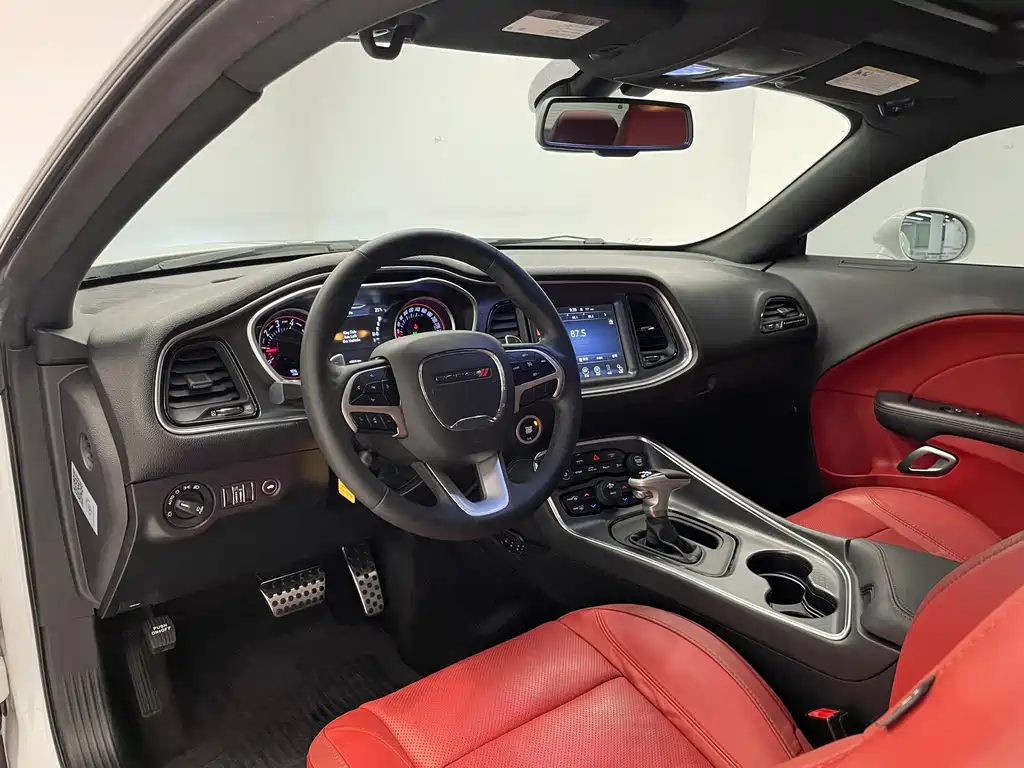Dodge Challenger — миниатюра 9