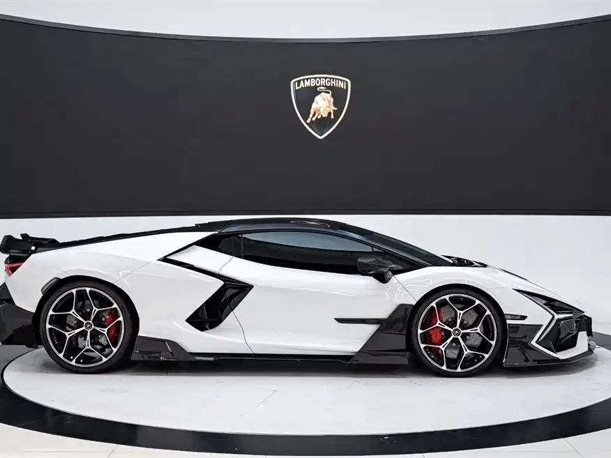 Lamborghini Revuelto 2023 6.5L PHEV Standard