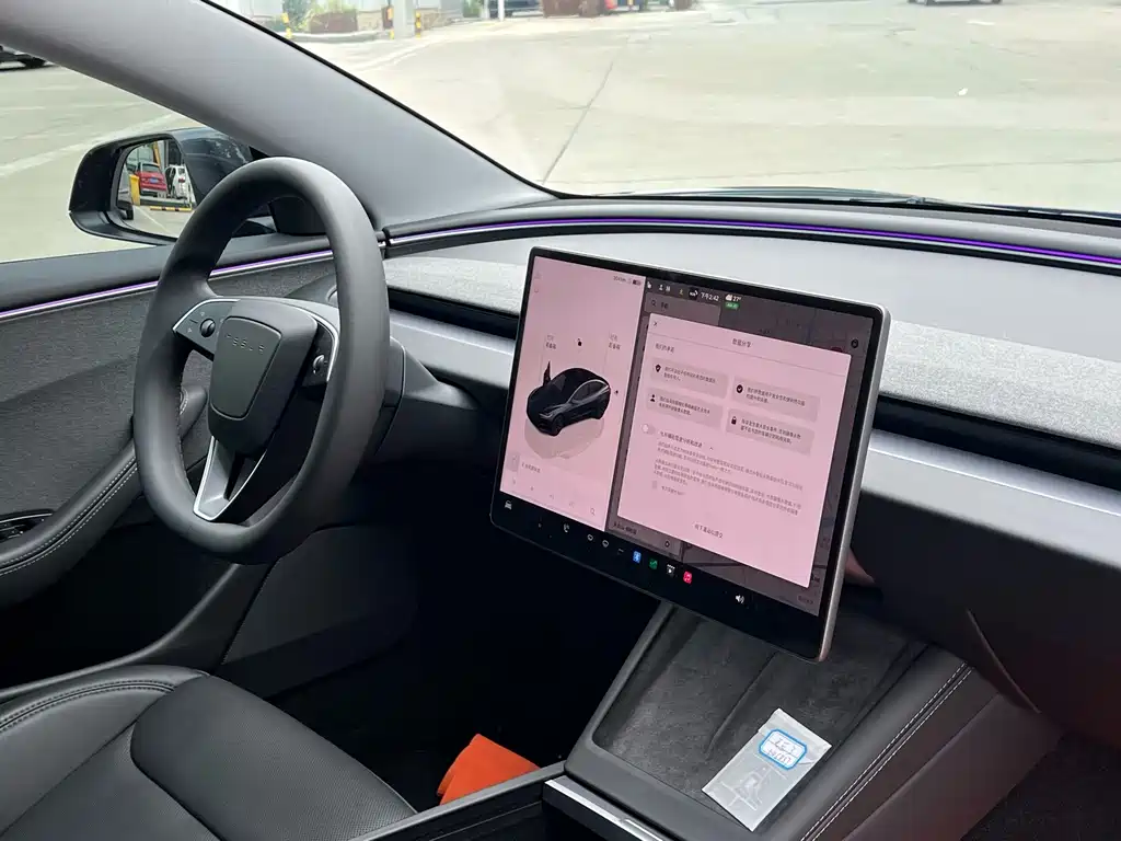 Tesla Model 3 — миниатюра 13