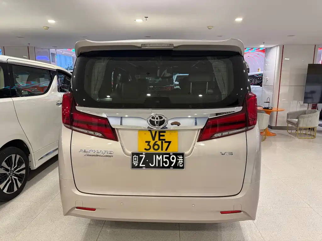Toyota Alphard — фотографии объявления, Фото 11