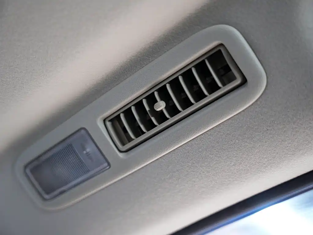 Mitsubishi Pajero (Import) — миниатюра 18