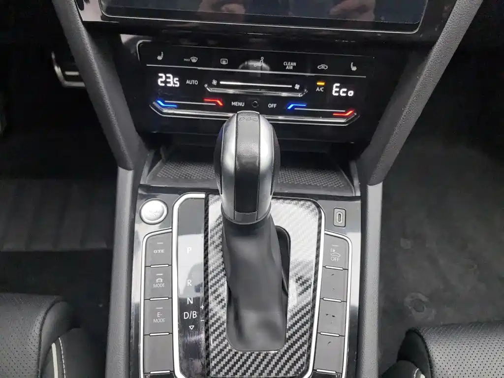 Volkswagen Magotan PHEV — миниатюра 13