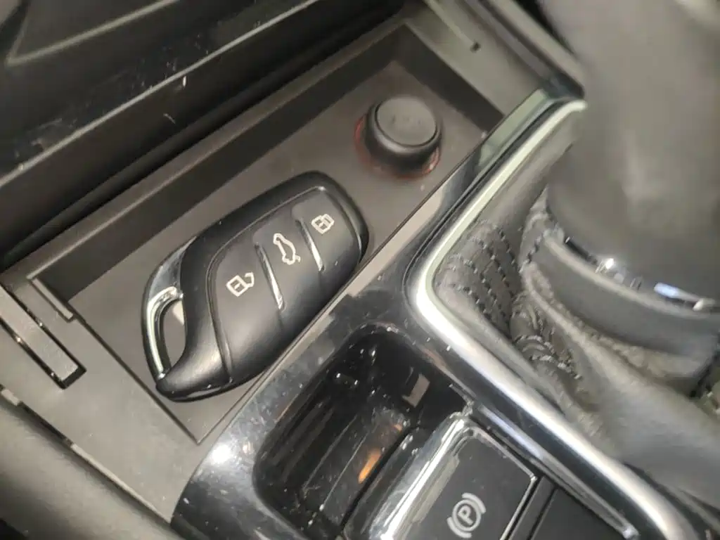Roewe RX3 — миниатюра 9