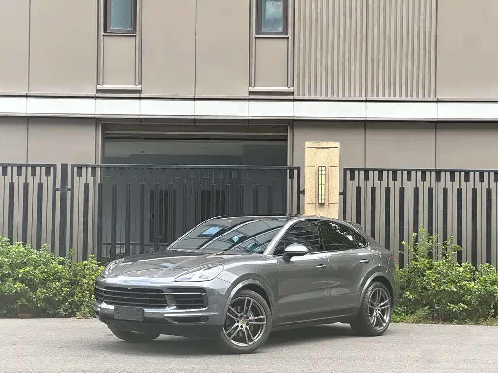 Porsche Cayenne 2022