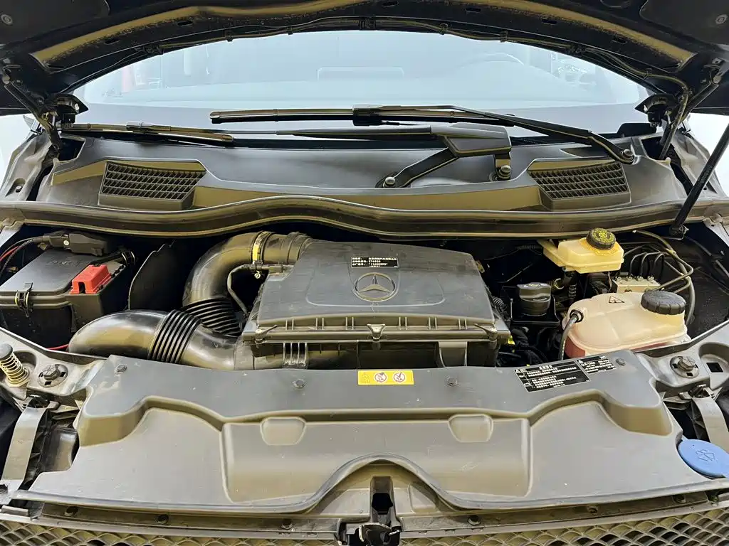 Mercedes-Benz V-Class — миниатюра 4