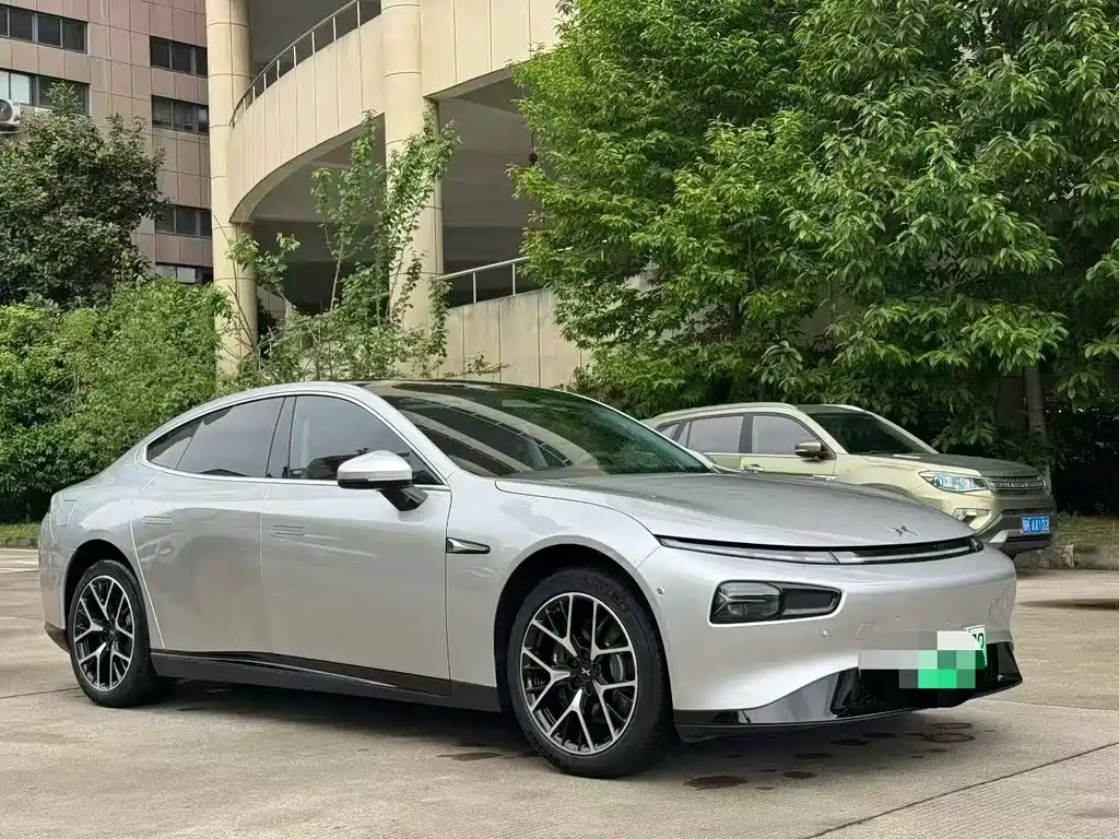 XPeng P7 — миниатюра 3