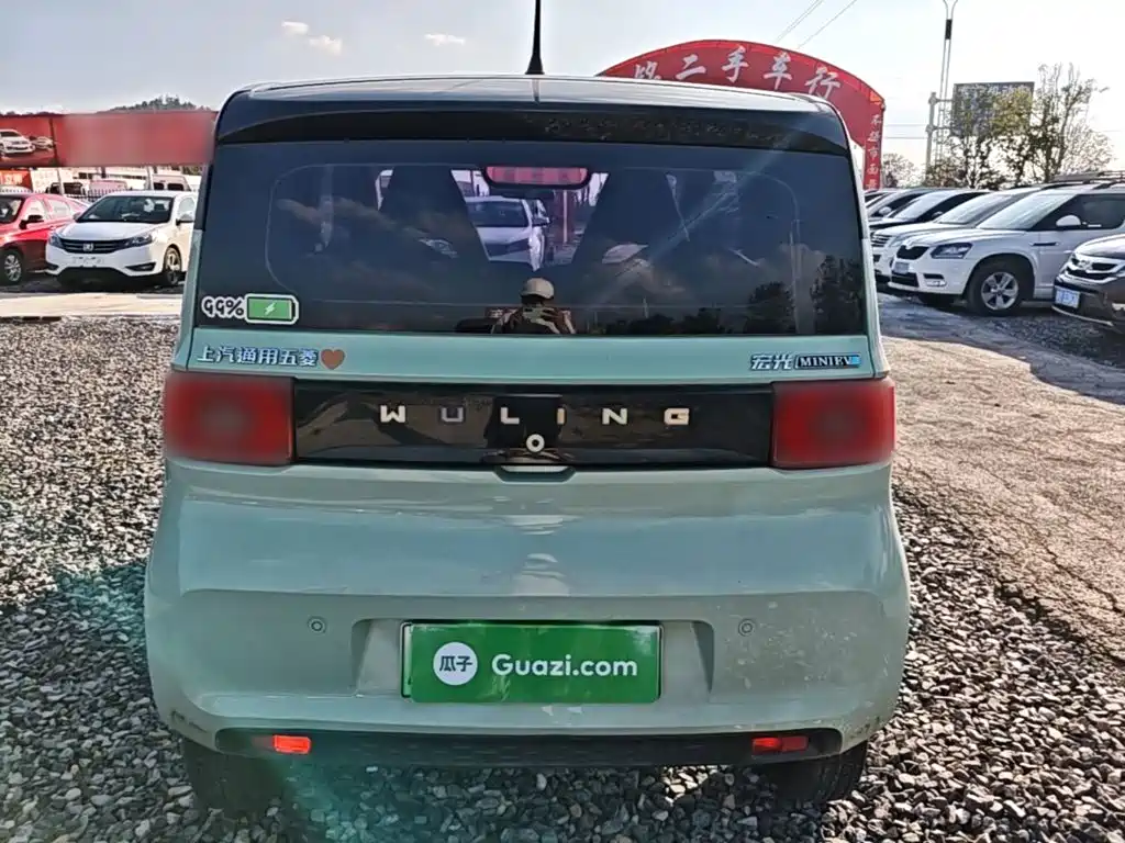 Wuling MINIEV — миниатюра 6
