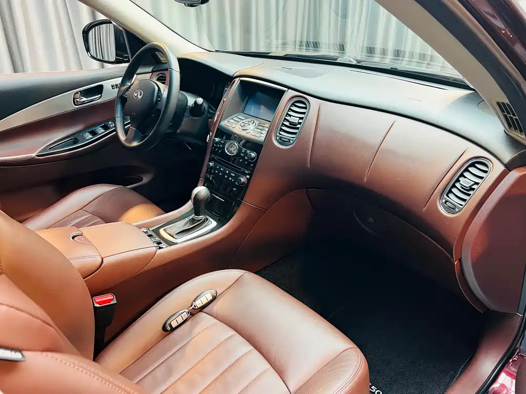 Infiniti QX50 2013 2.5L