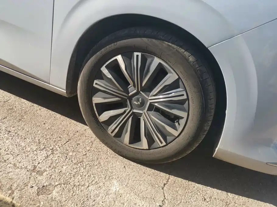 Wuling Xingguang 730 New Energy — миниатюра 6