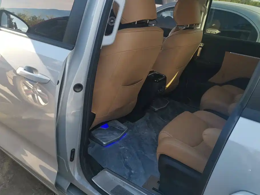 Wuling Xingguang 730 New Energy — миниатюра 11