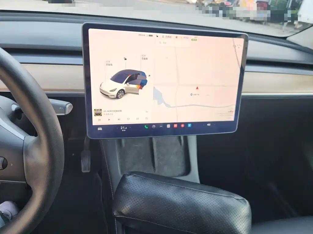 Tesla Model Y — миниатюра 9