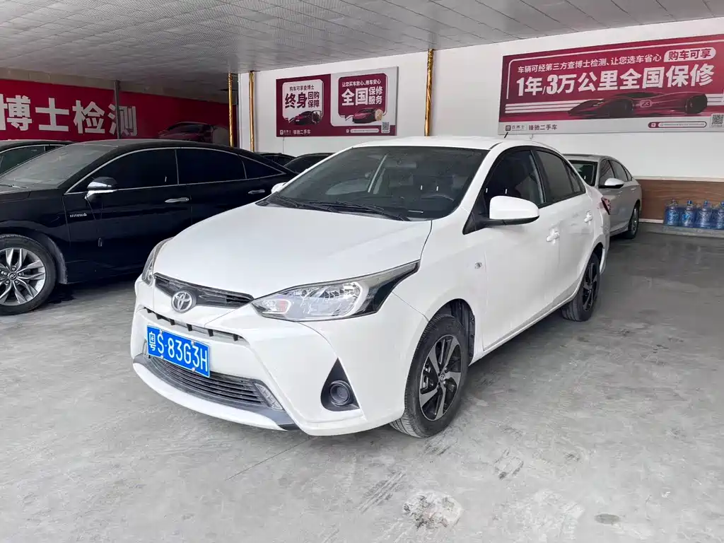 Toyota Yaris L 2022