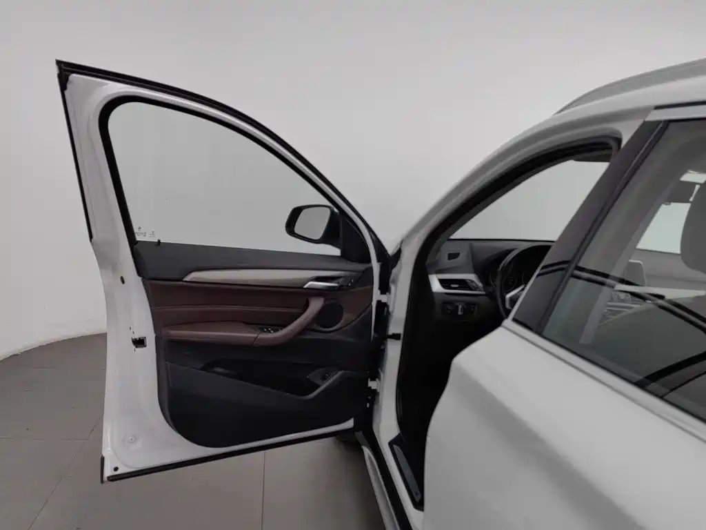 BMW X1 — миниатюра 8