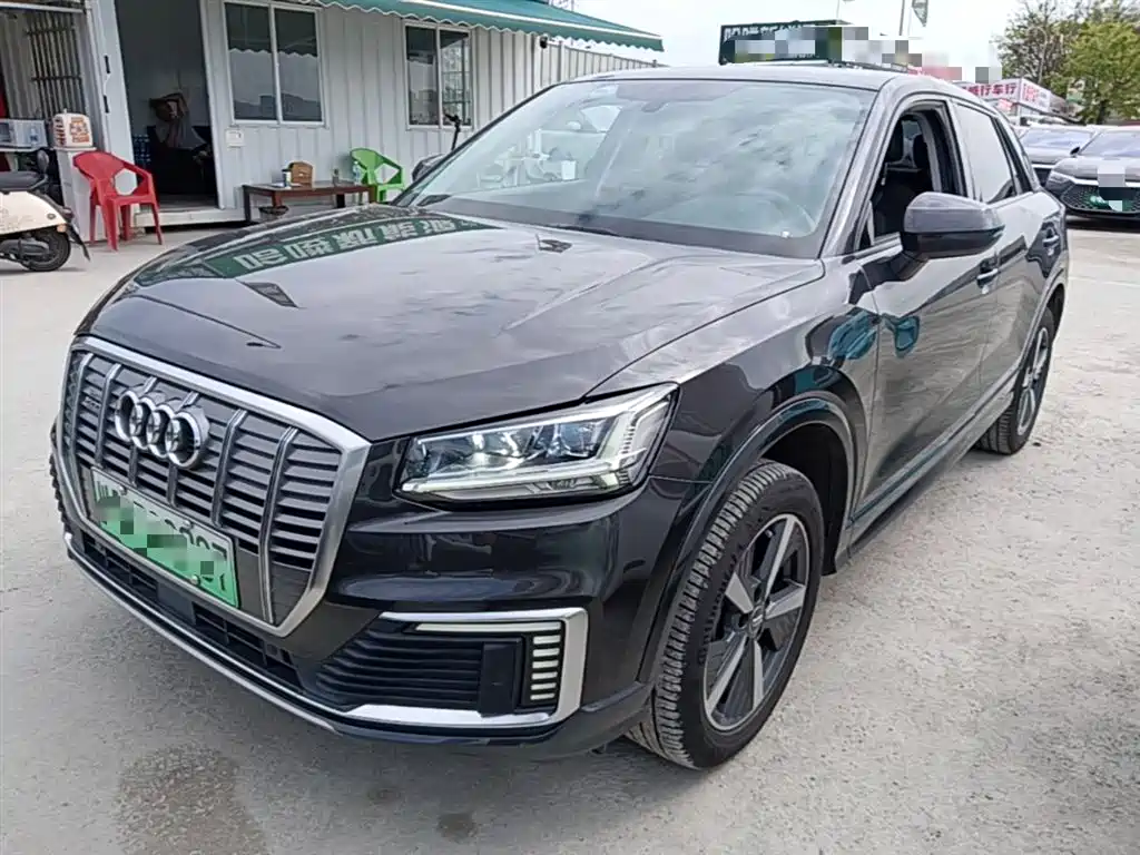 Audi Q2L e-tron 2020