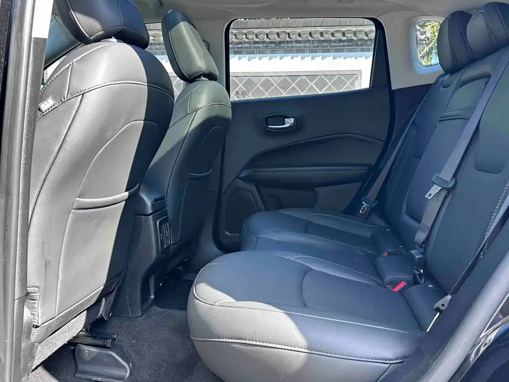 Jeep Compass — миниатюра 8