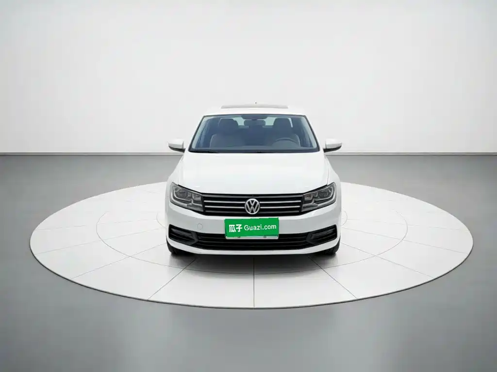 Volkswagen Santana — миниатюра 2