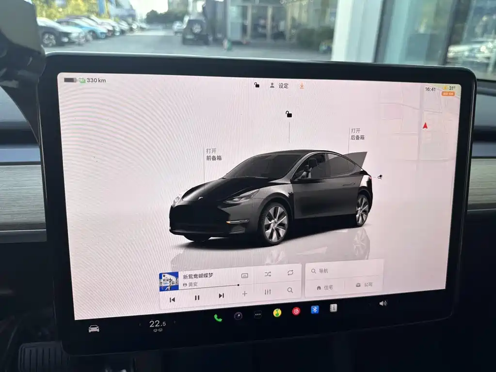 Tesla Model Y — миниатюра 6