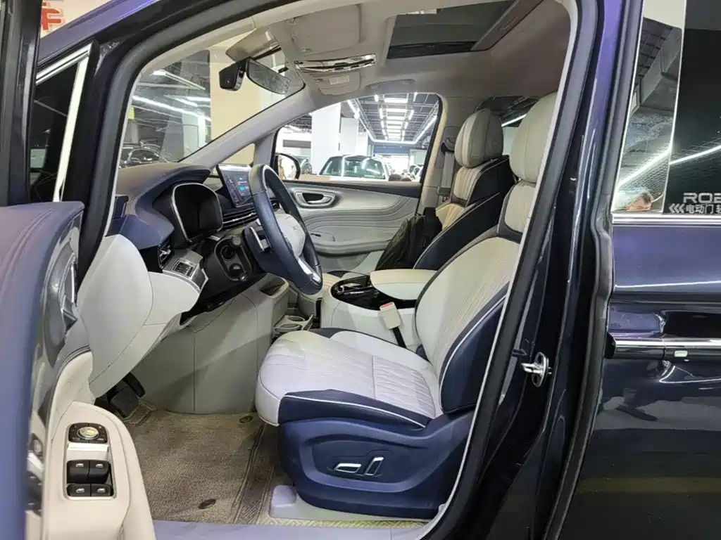 Roewe iMAX8 — миниатюра 15