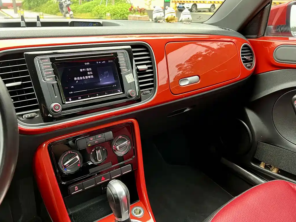 Volkswagen Beetle 180TSI Comfort Joy Edition, фото 8