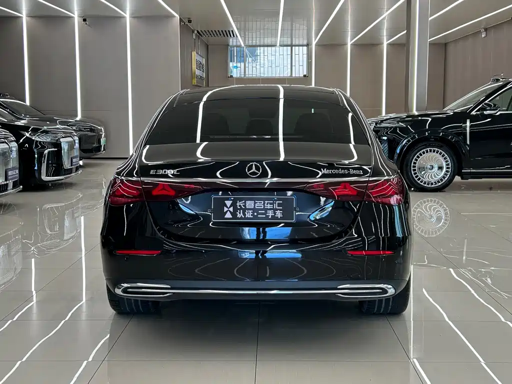 Mercedes-Benz E-Class — миниатюра 6