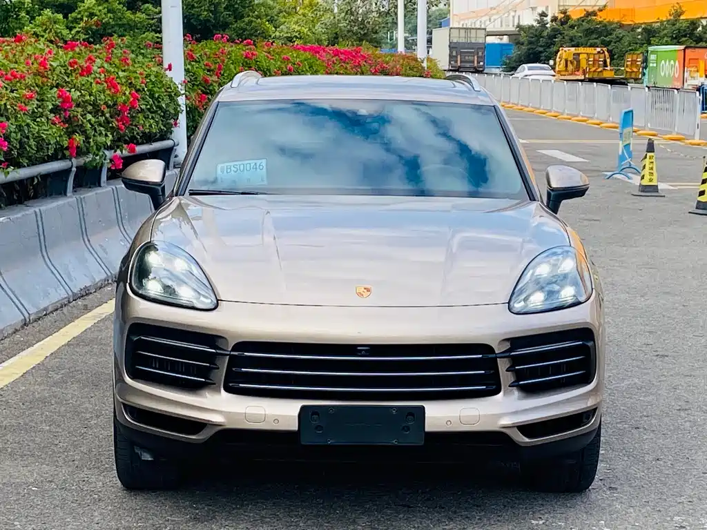 PORSCHE CAYENNE