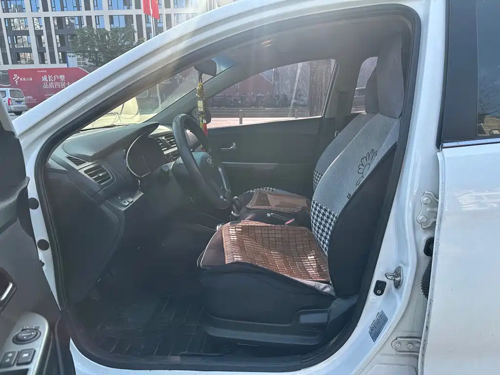 Kia K2 — миниатюра 7