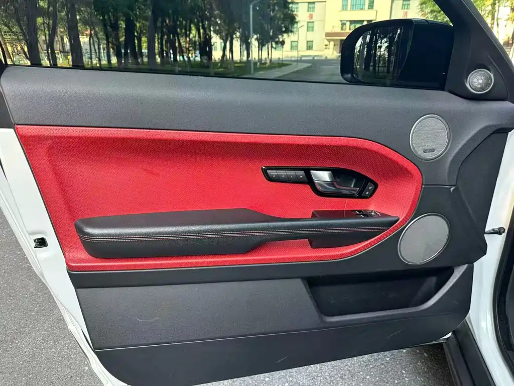 Land Rover Evoque (Import) — миниатюра 20