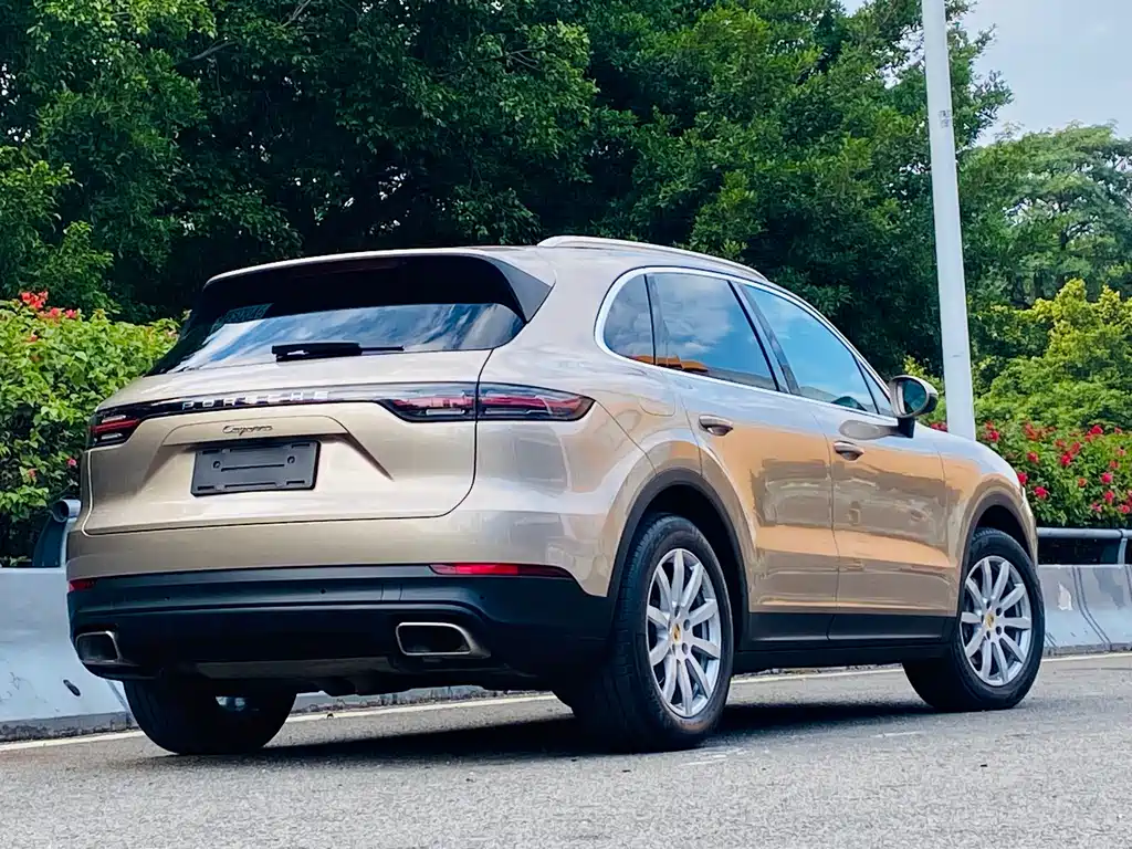 PORSCHE CAYENNE