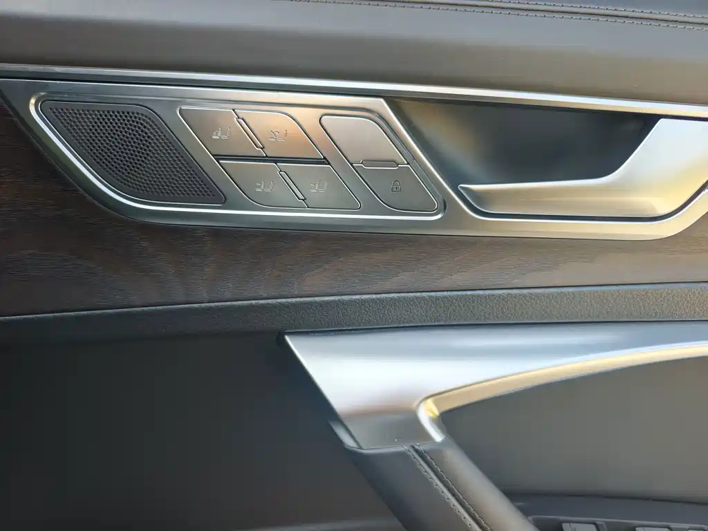 Audi A6L — миниатюра 23