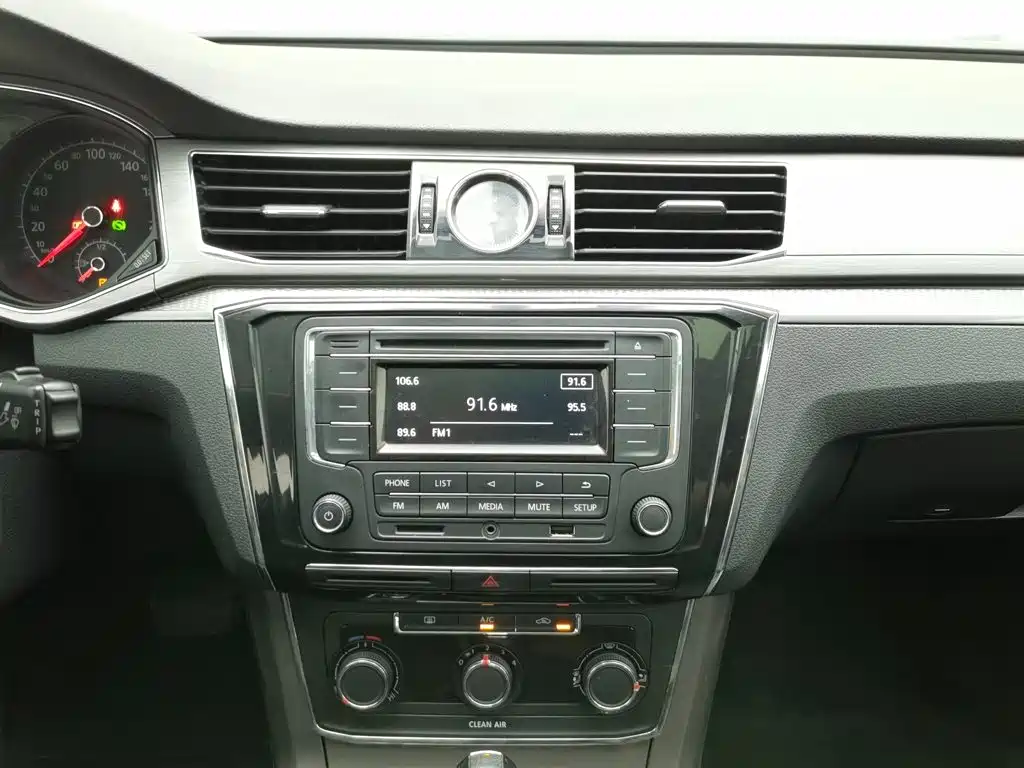 Volkswagen Passat — миниатюра 22