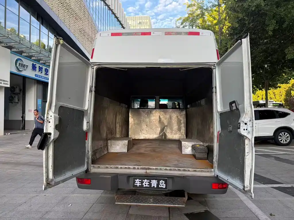 IVECO Daily — миниатюра 7