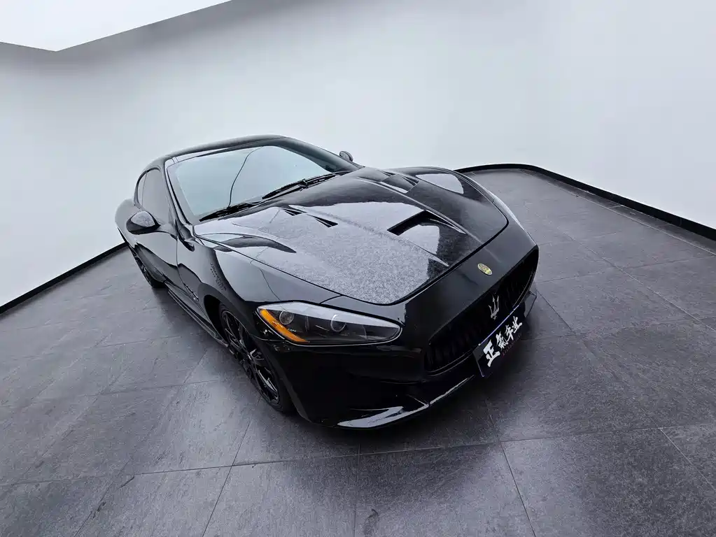 Maserati GranTurismo — миниатюра 6