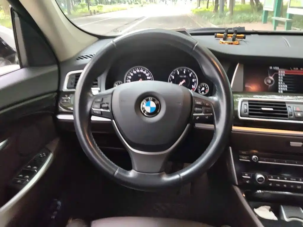 BMW 5 Series GT — миниатюра 11