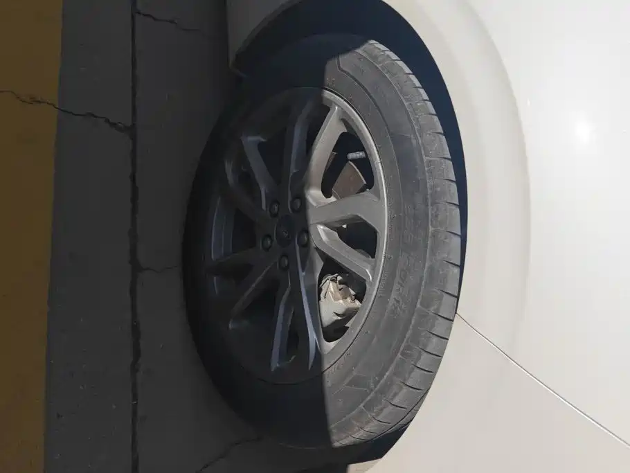 Ford Mondeo — миниатюра 6