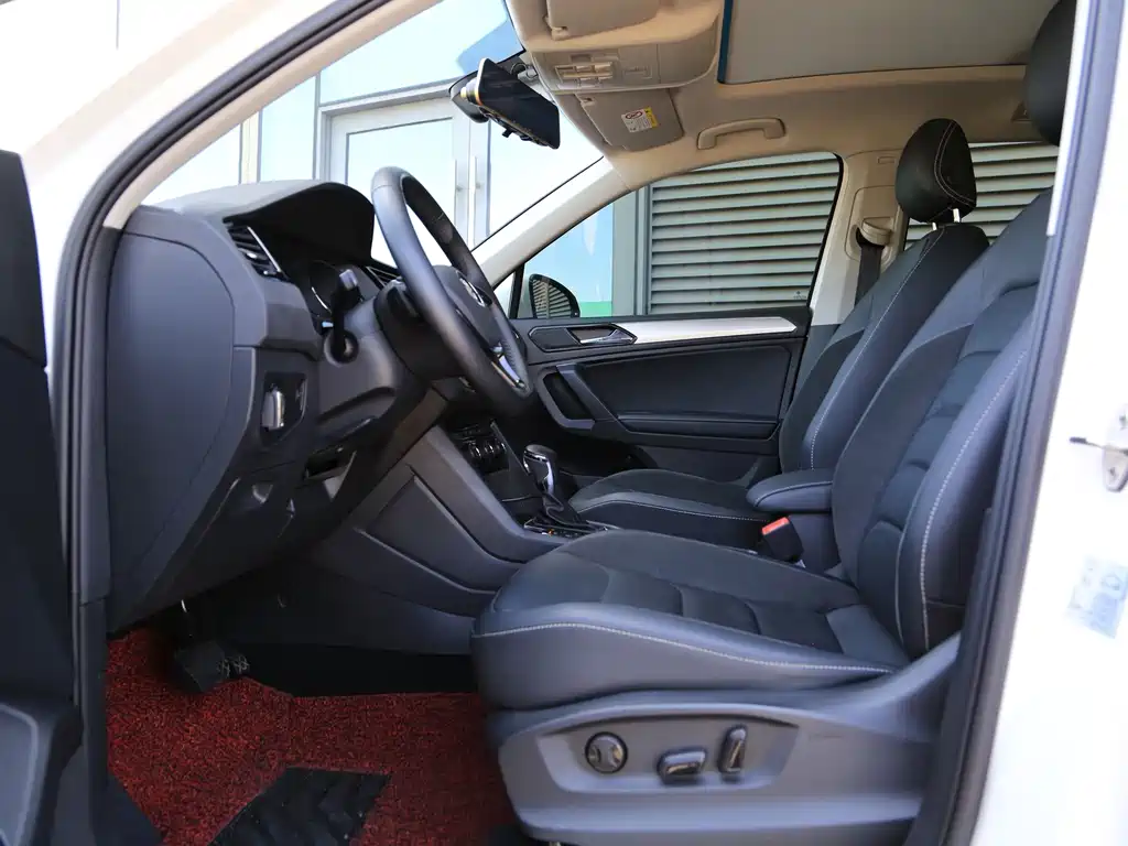 Volkswagen Tiguan L — миниатюра 14