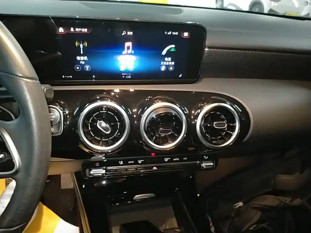 Mercedes-Benz A-Class — миниатюра 13