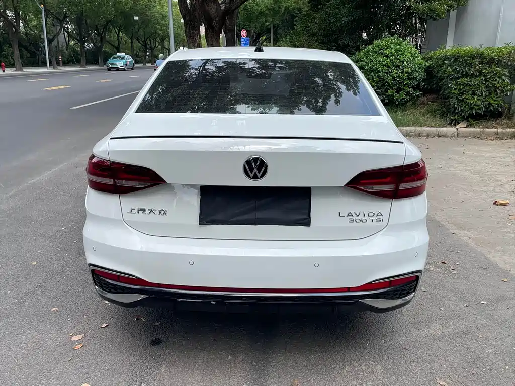 Volkswagen Lavida 2024 300TSI DSG Lead