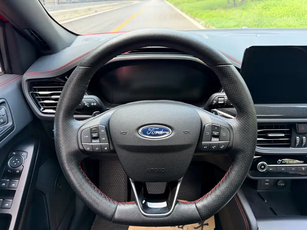 Ford Focus — миниатюра 6