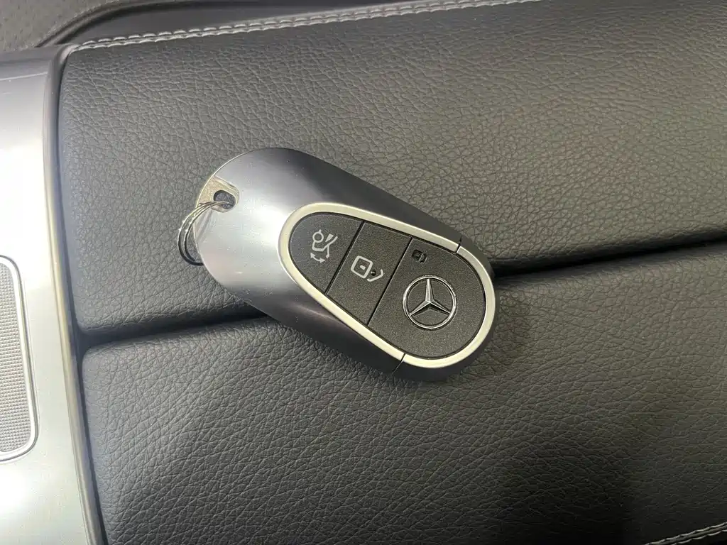 Mercedes-Benz C-Class — миниатюра 27