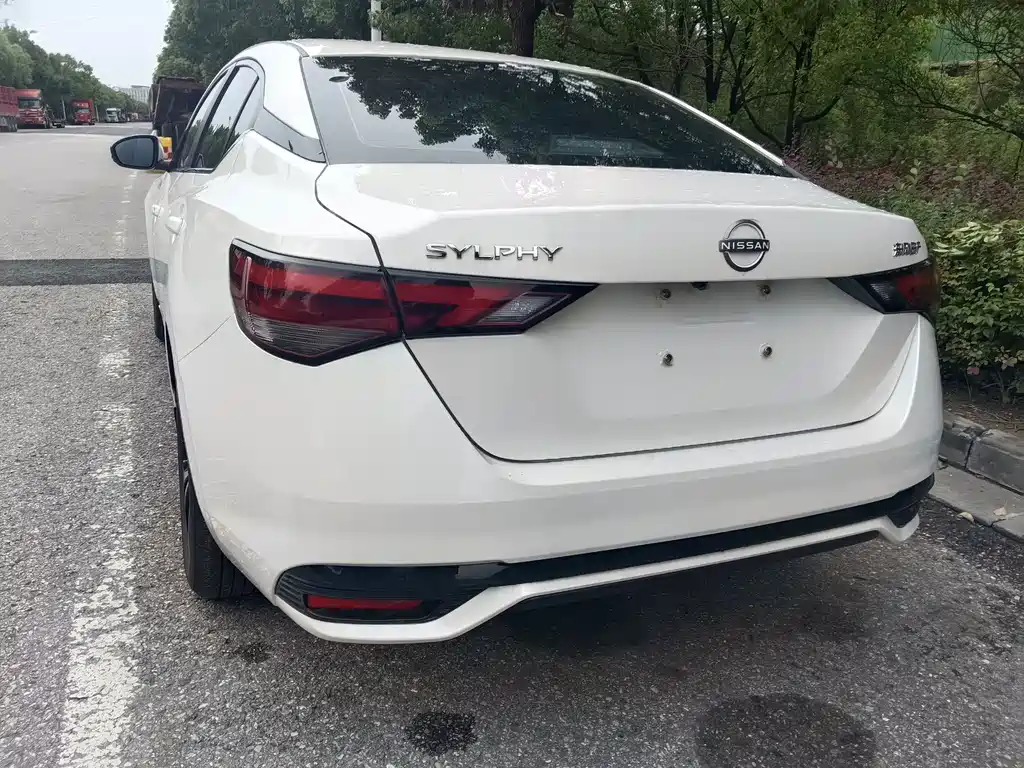 Nissan Sylphy — миниатюра 6