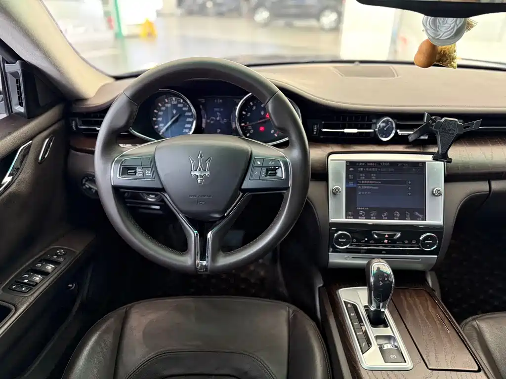 Maserati Quattroporte — миниатюра 11