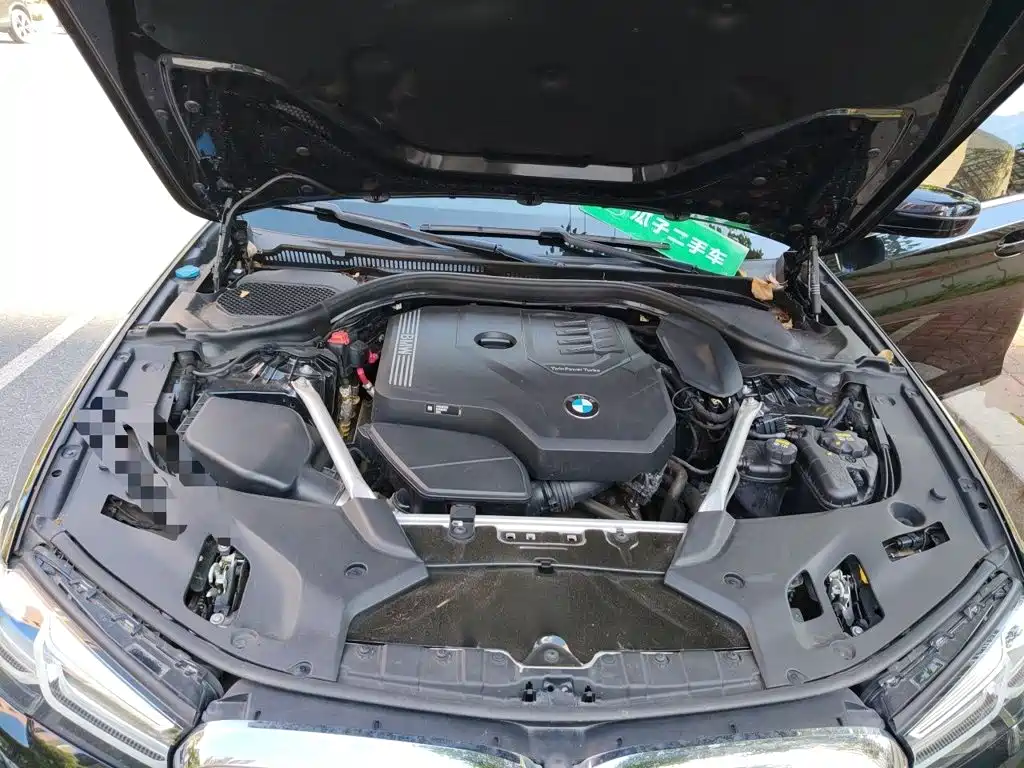 BMW 5 Series — миниатюра 11