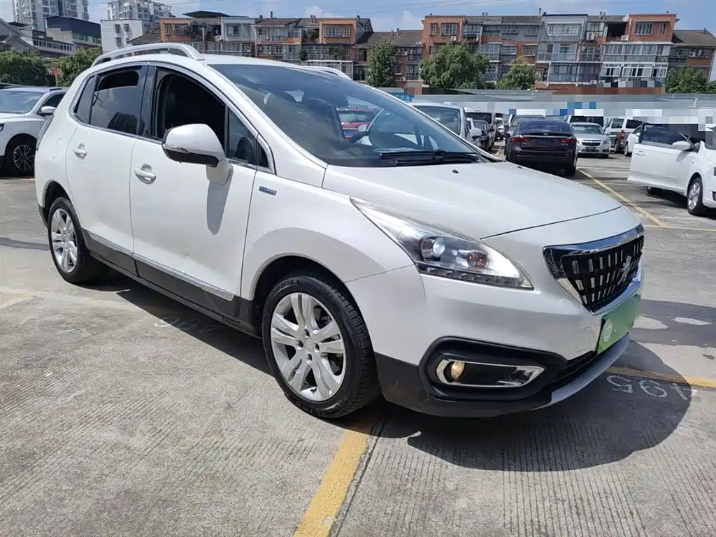 PEUGEOT  3008