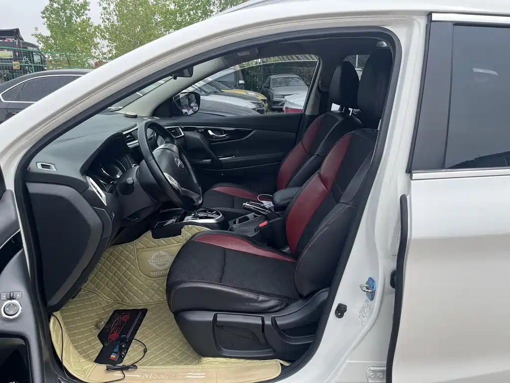 Nissan Qashqai 2017 2.0L CVT Luxury V