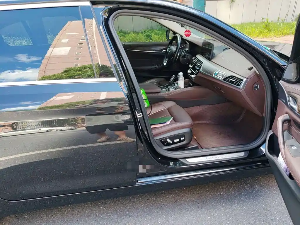 BMW 5 Series — миниатюра 20