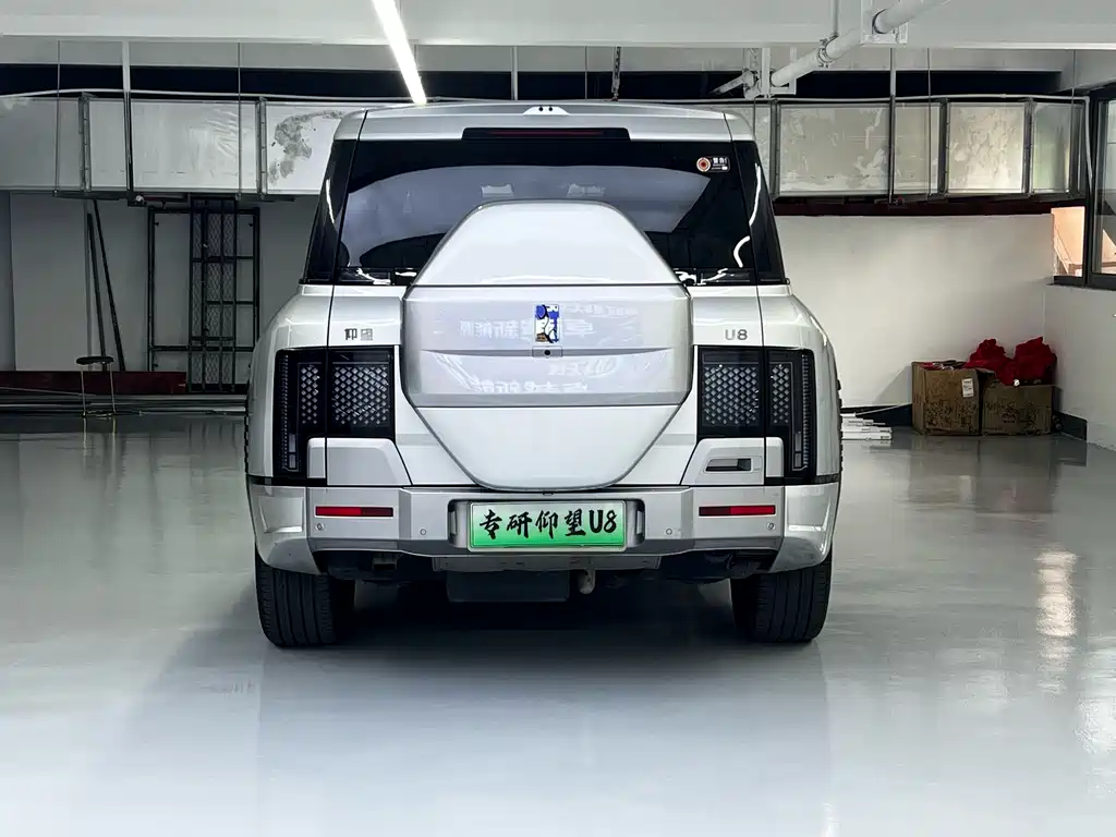 Yangwang Yangwang U8 — миниатюра 12