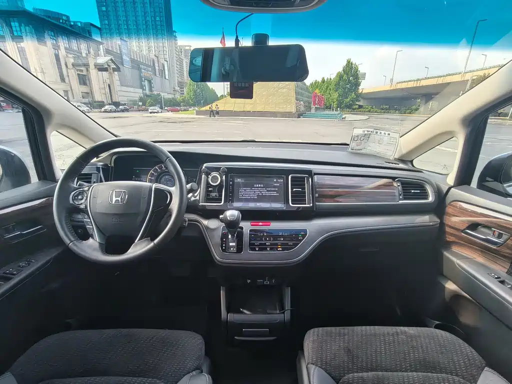 Honda Elysion — миниатюра 14