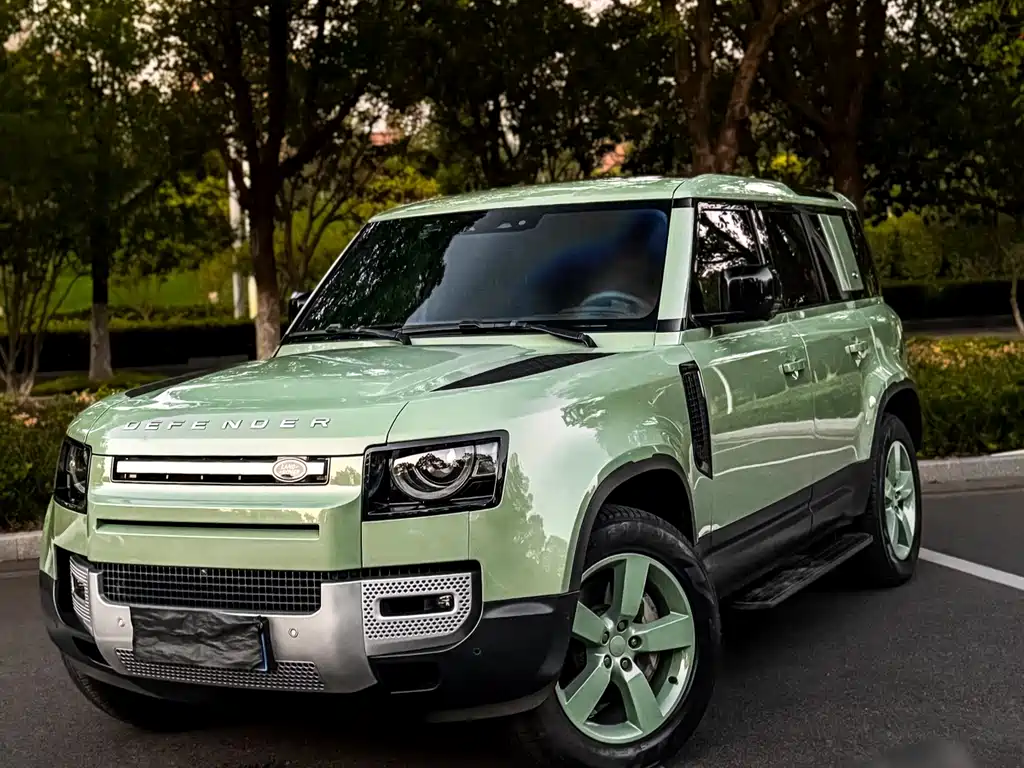 Land Rover Defender 2023