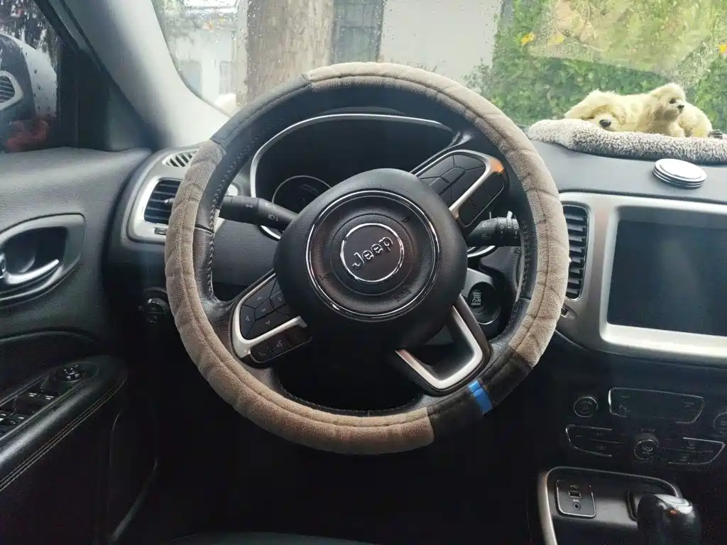 Jeep Compass — миниатюра 6